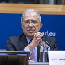 FRANCISCO J. COY G. Embajador de Colombia