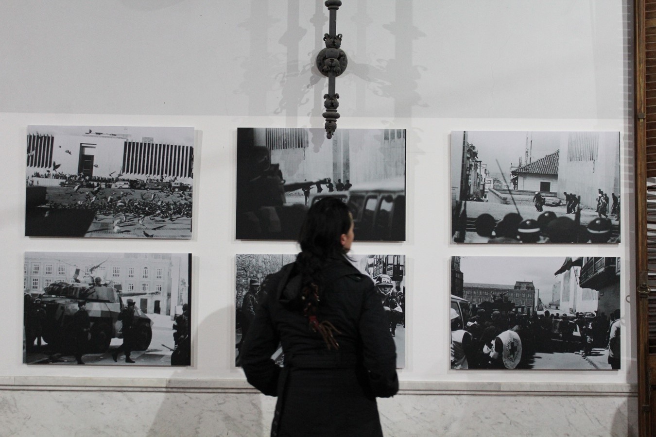 Asistentes a la exposición. Créditos: Embajada de Colombia en Uruguay