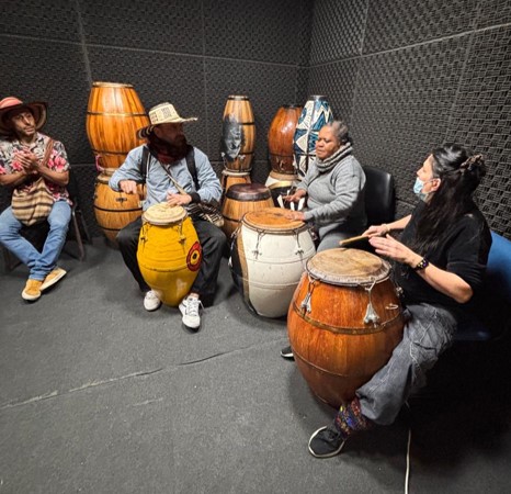 El taller contó con la participación de músicos uruguayos, gestores culturales, académicos, historiadores y público interesado en la música tradicional colombiana