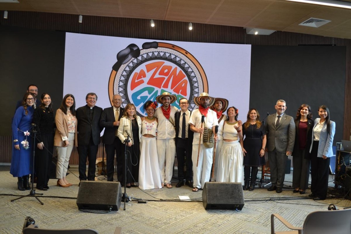 Taller de gaita colombiana y presentación musical de la Zona Gaitera fortalecen el diálogo cultural entre Colombia y Uruguay