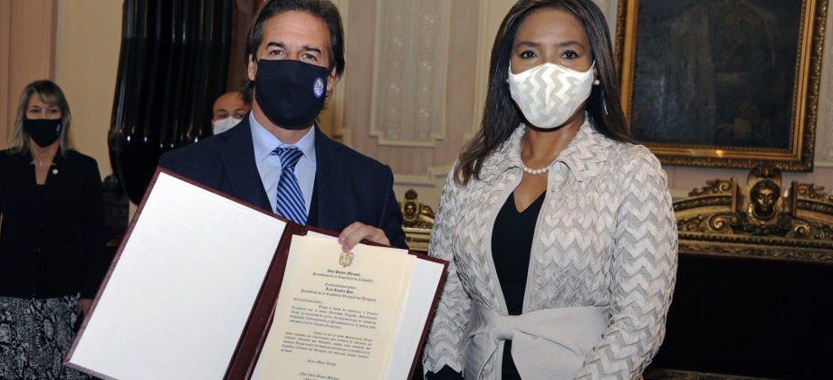 Embajadora de Colombia, Carmen Inés Vásquez, presentó cartas credenciales ante el Presidente de la República Oriental del Uruguay, Luis Lacalle Pou