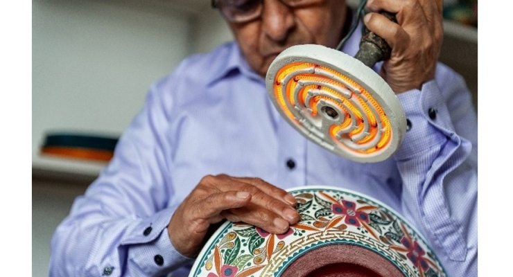 La técnica artesanal del barniz de Pasto declarado patrimonio cultural inmaterial de la humanidad llegó a Uruguay